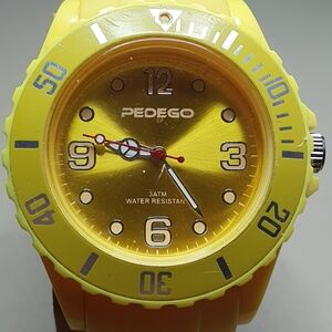 10/$20 Pedego Yellow Plastic Silicone Diver Style Unisex Watch